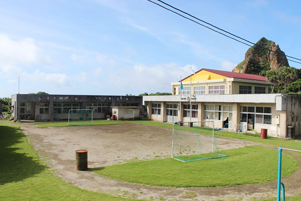 小宝島学園外観