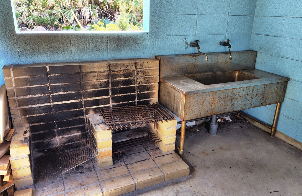 悪石島キャンプ場炊事場１