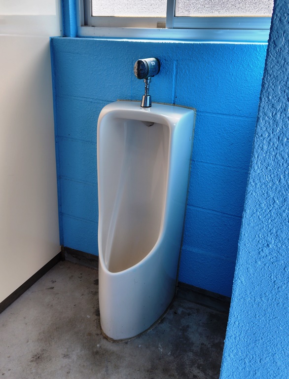 悪石島キャンプ場トイレ３