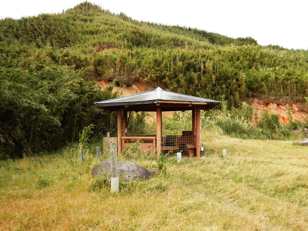 平島キャンプ場炊事場外観