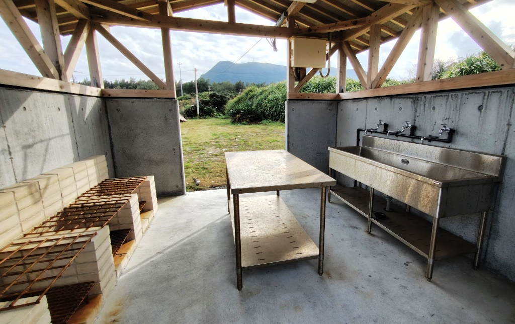 宝島キャンプ場炊事場内部